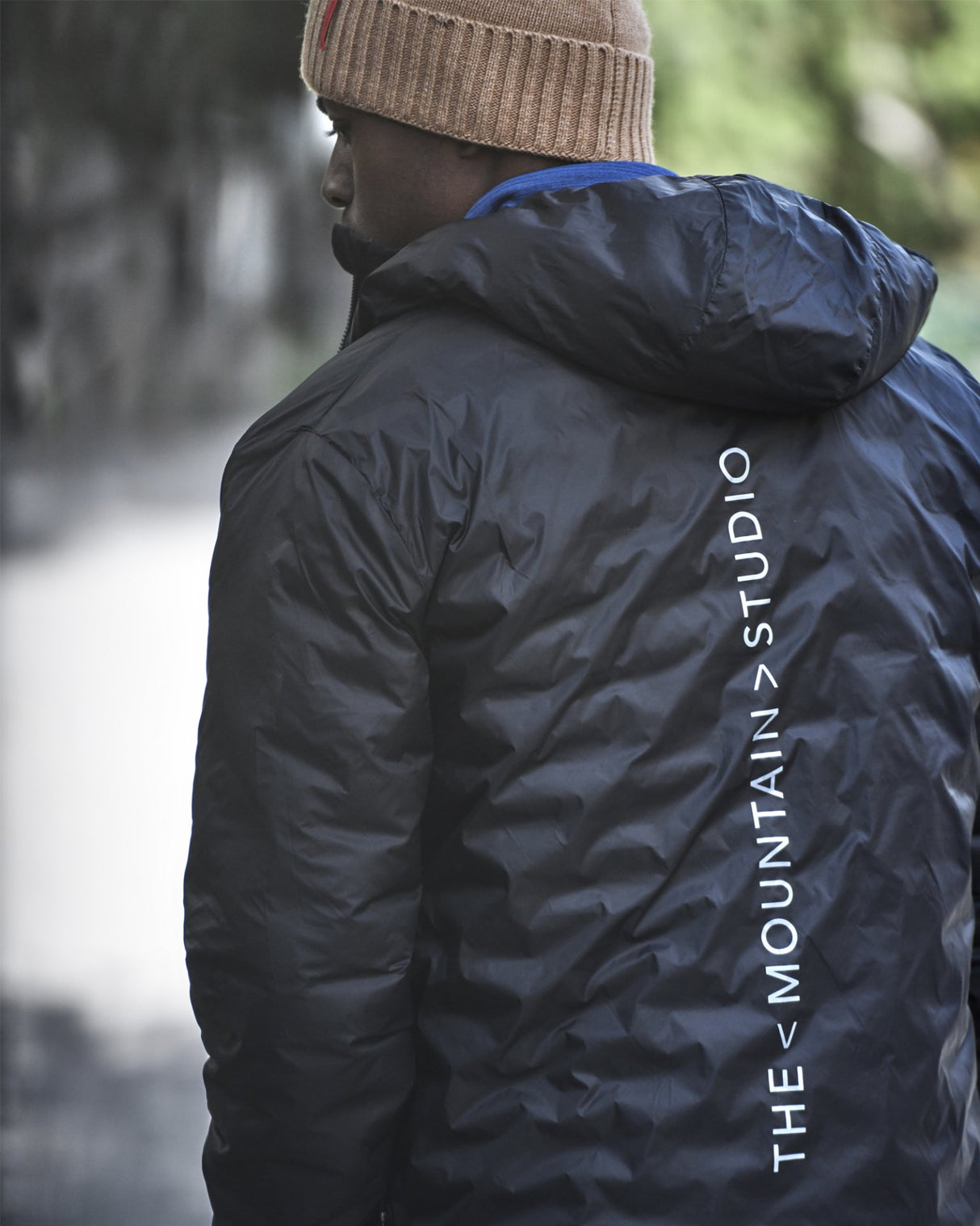 reversible-light-hood-jacket-D-3-RL-BLACK-ONYX-BLACK-ONYX-DOWN-AND-INSULATED-JACKETS-the-mountain-studio-07